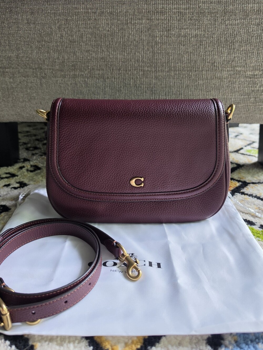 Coach Legacy Shoulder Bag Merlot - Picture 4 of 16